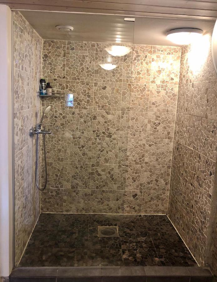 Kauba 6A Apartment กูรัซซาเร ภายนอก รูปภาพ